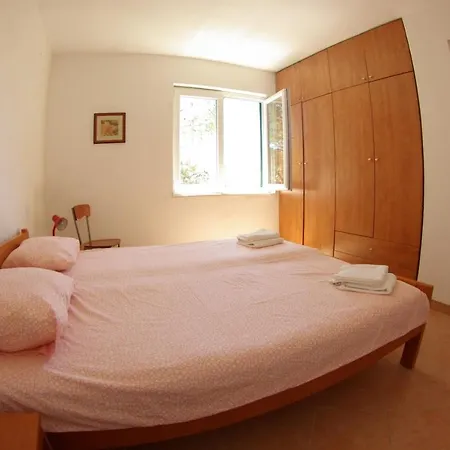 With A Parking Space - 15883 Primošten