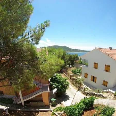 With A Parking Space - 15883 Primošten