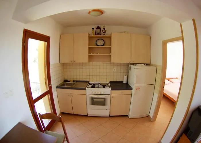 Apartamento With A Parking Space - 15883 Primošten