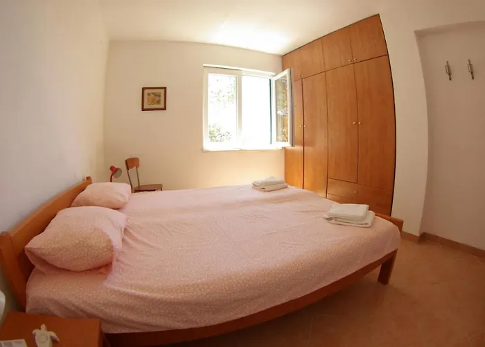 With A Parking Space - 15883 Primošten