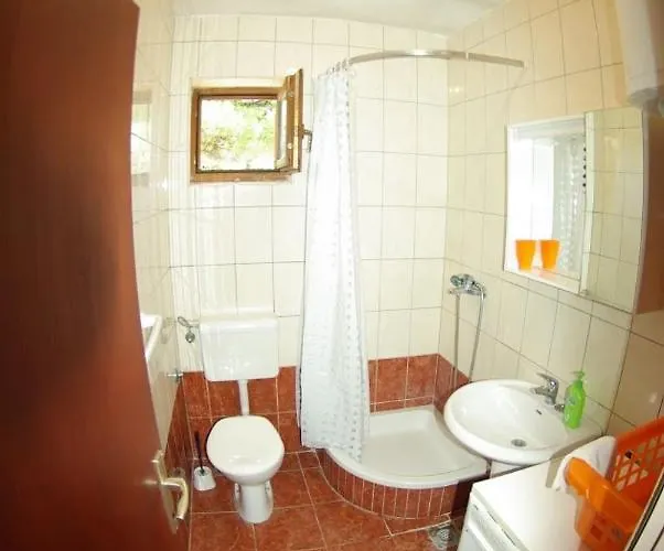 Apartament With A Parking Space - 15883 Primošten