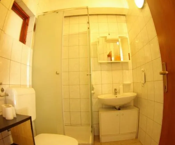 Apartament With A Parking Space - 15883 Primošten