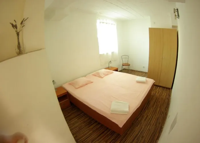 Apartament With A Parking Space - 15883 Primošten